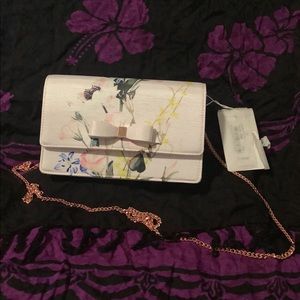 Elegant bow Evening bag